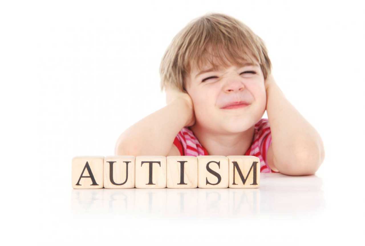 علائم و درمان بیماری اوتیسم درکودکان