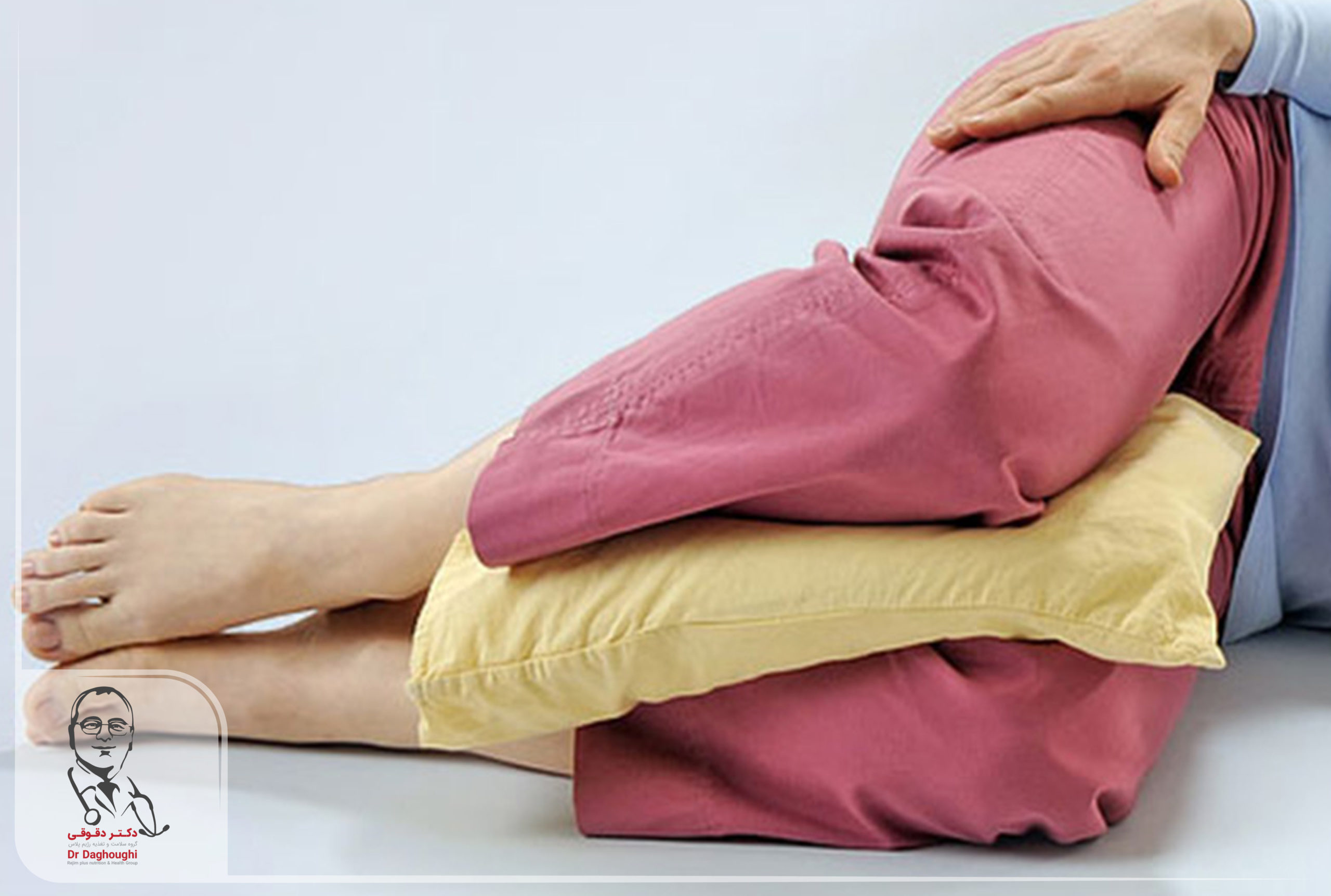 Тазобедренная подушка купить. Подушка для ног. Подушка между коленок. Подушка между колен для сна. Подушка между ног для лежачих больных.