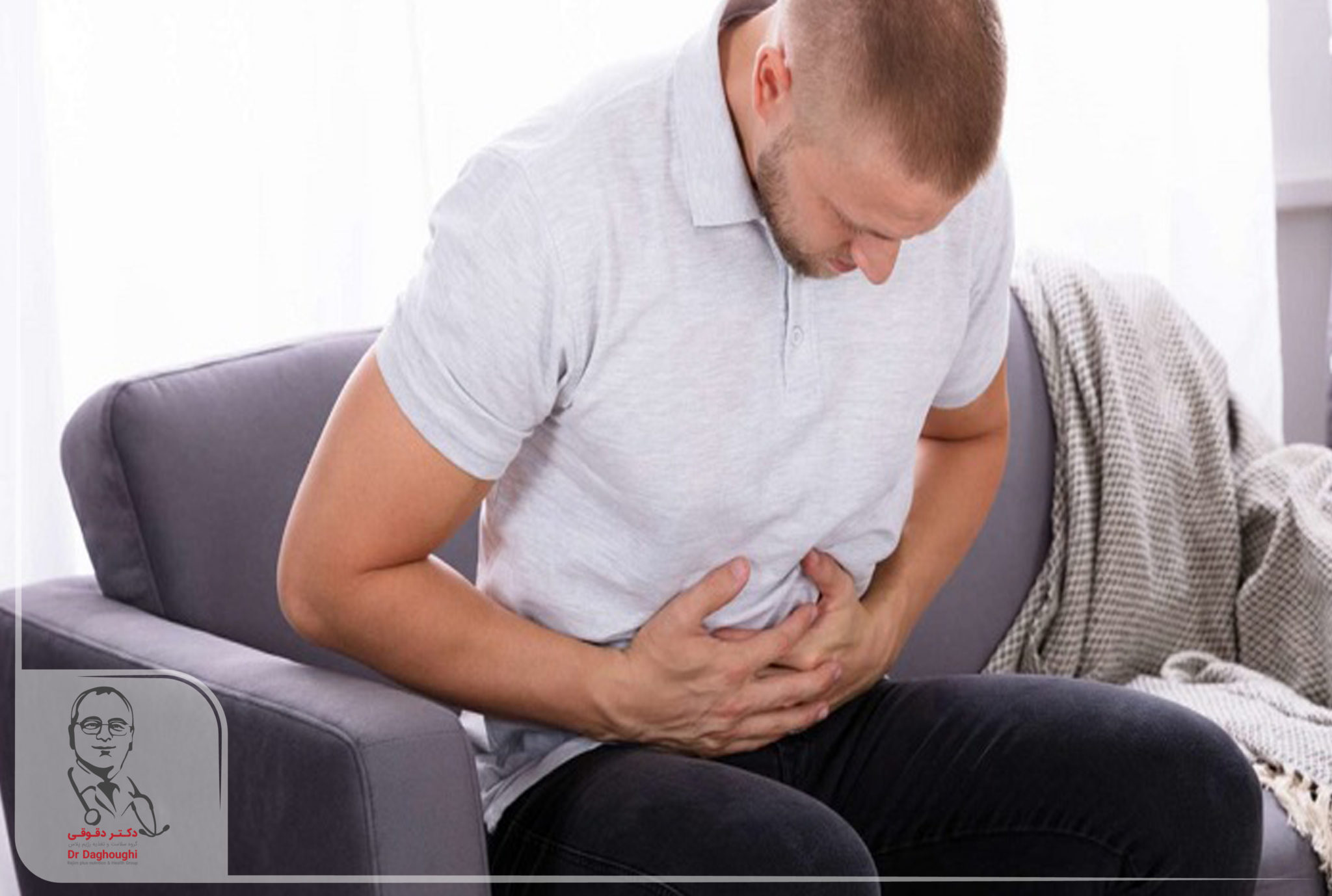 Болит живот. Людей которые болит живот. Человек держится за живот. Людей которые болит живот. Боль в животе у девушки.